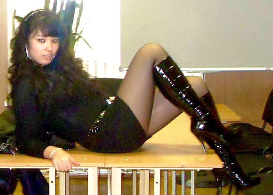 Femme fétichiste des bottes