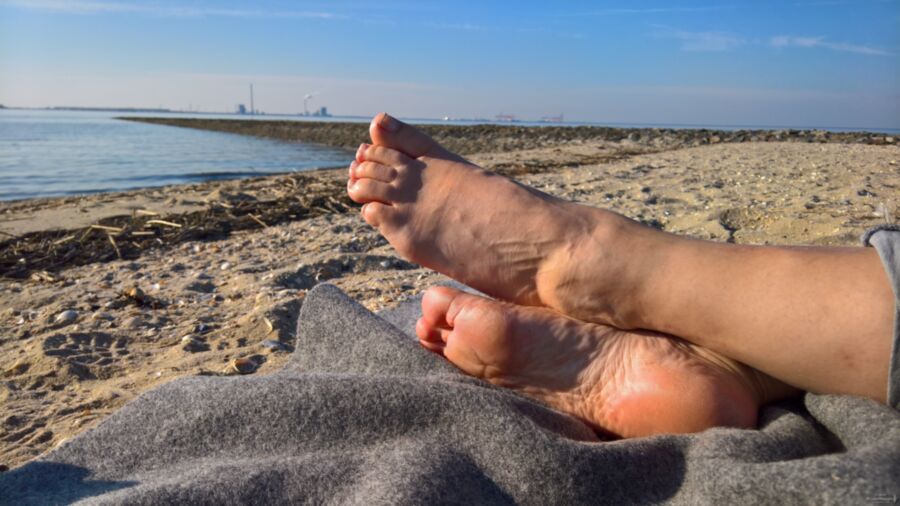 butjarding nackt am Strand