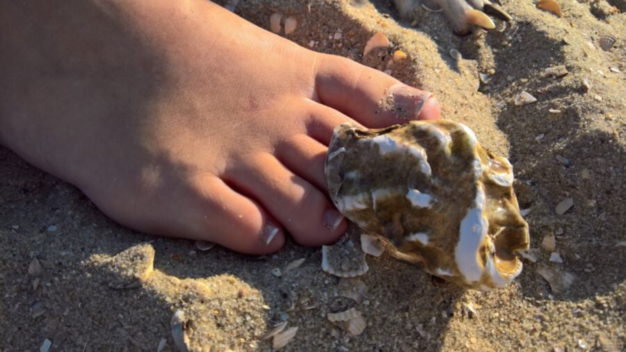 butjarding nackt am Strand