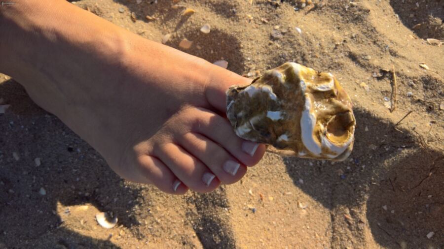 butjarding nackt am Strand