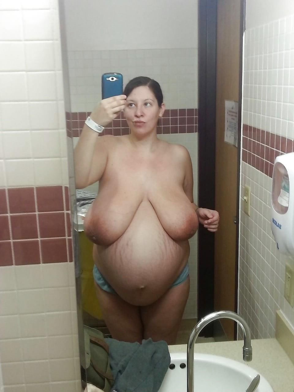 Mirror mirror on the wall, who's the sexiest preggo of them all?