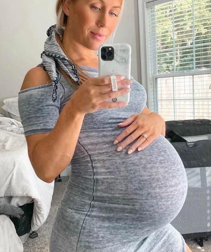 Mirror mirror on the wall, who's the sexiest preggo of them all?