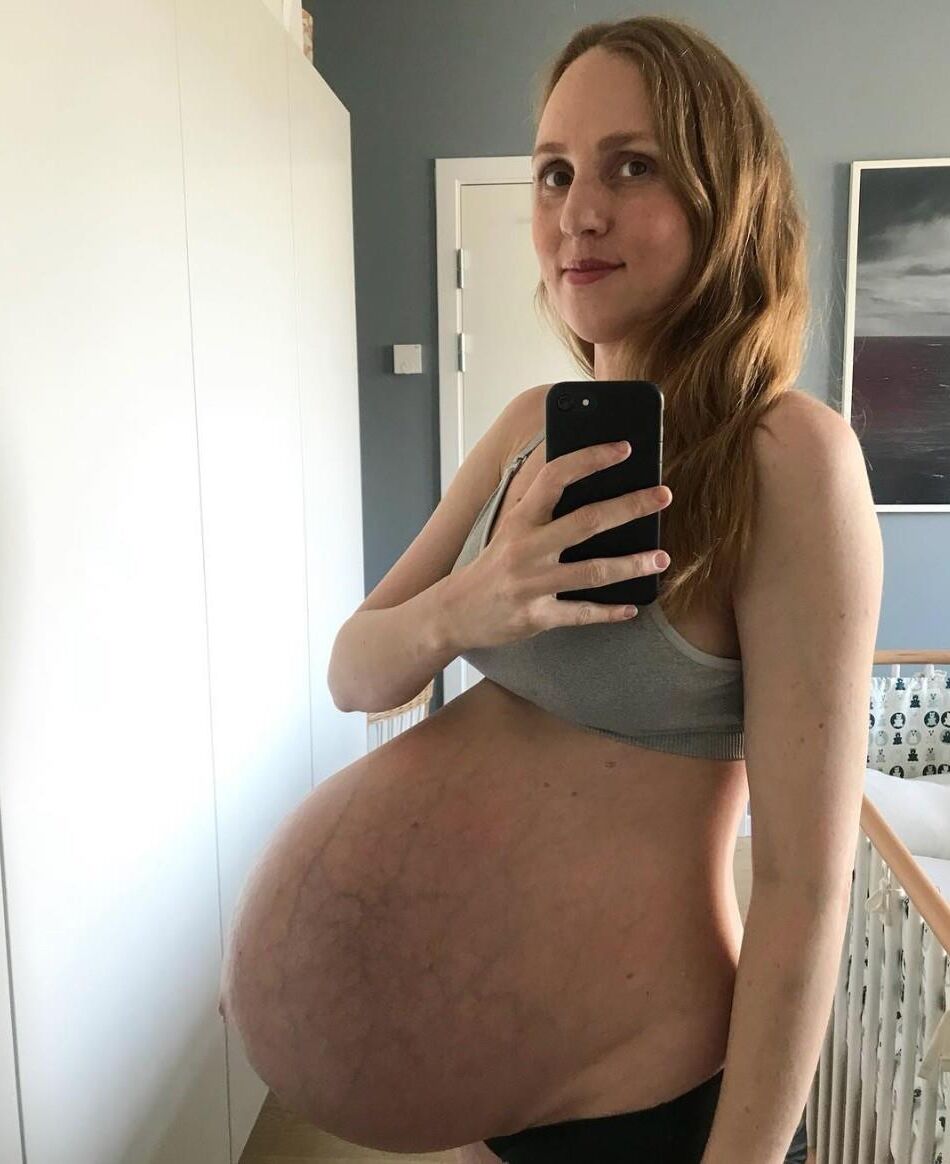 Mirror mirror on the wall, who's the sexiest preggo of them all?