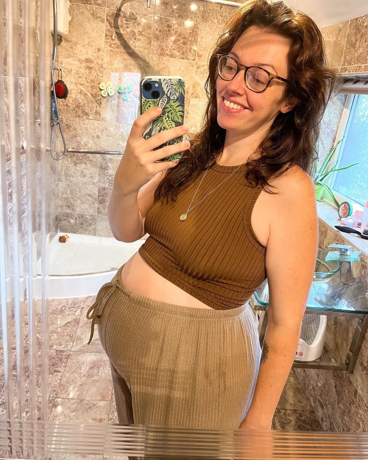 Silly 4 eyed tramp ( preggo )