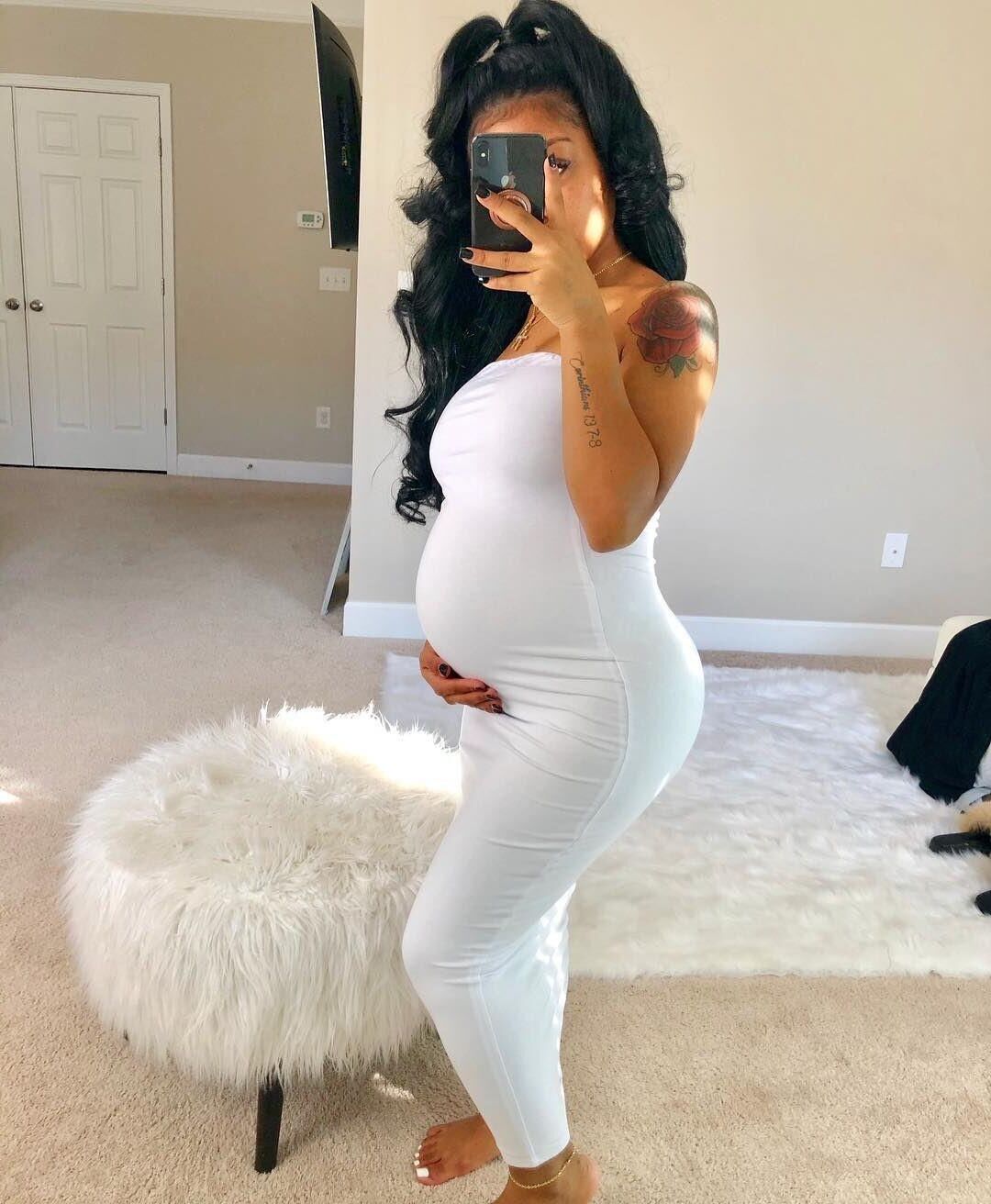 Mirror mirror on the wall, who's the sexiest preggo of them all?