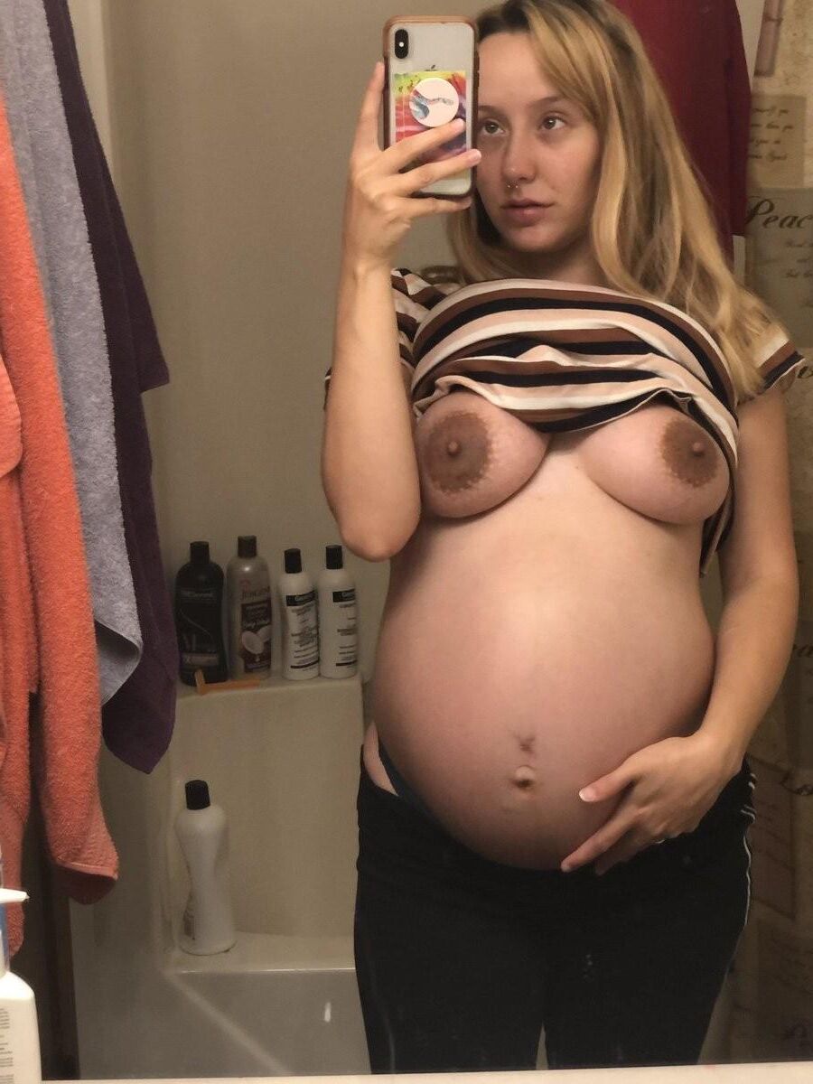 Mirror mirror on the wall, who's the sexiest preggo of them all?