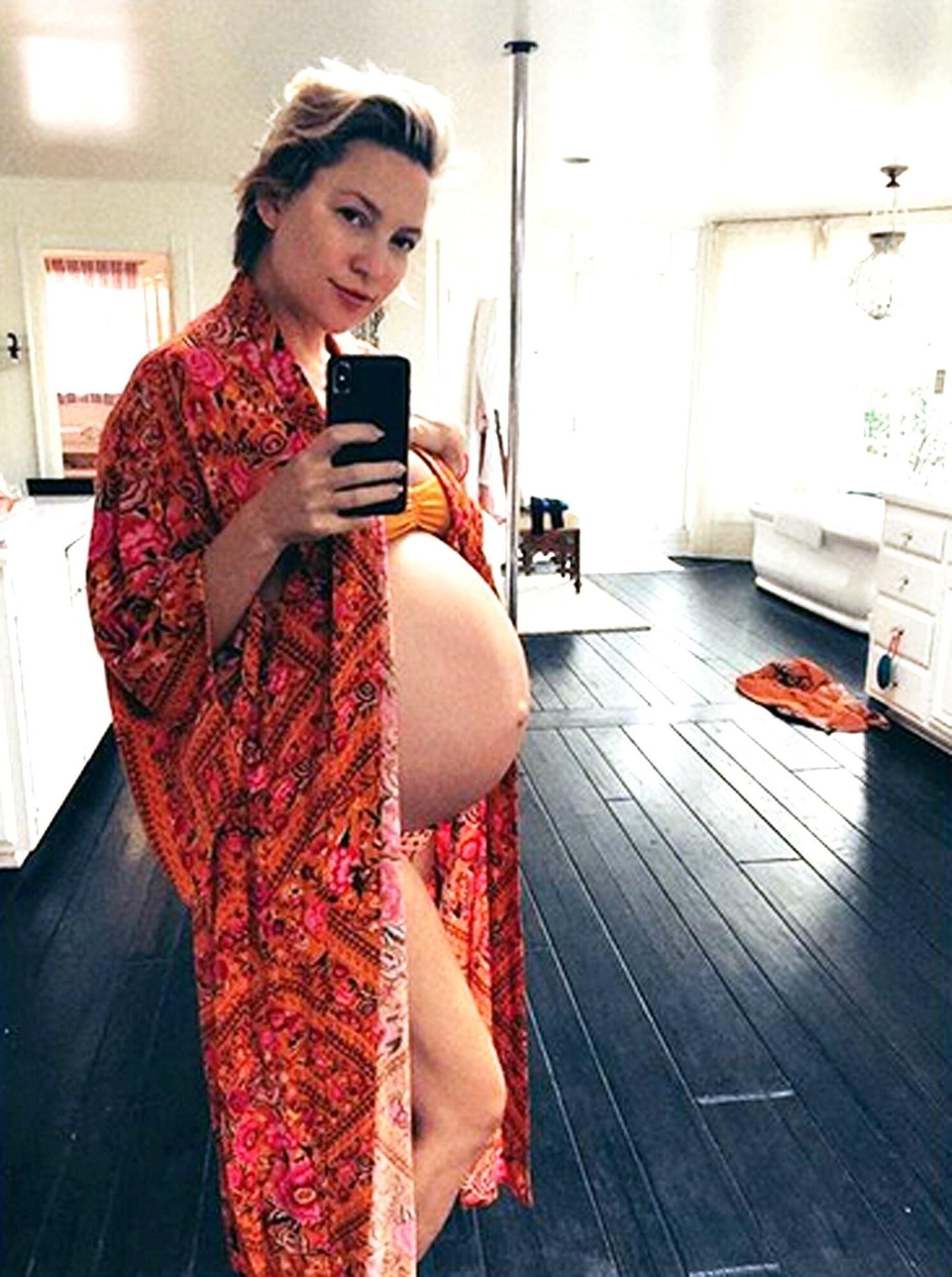 Mirror mirror on the wall, who's the sexiest preggo of them all?