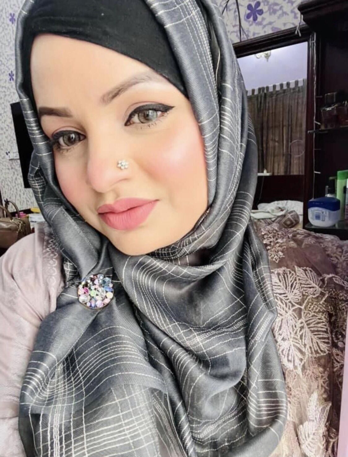 Schwangere Hijabi-Milf