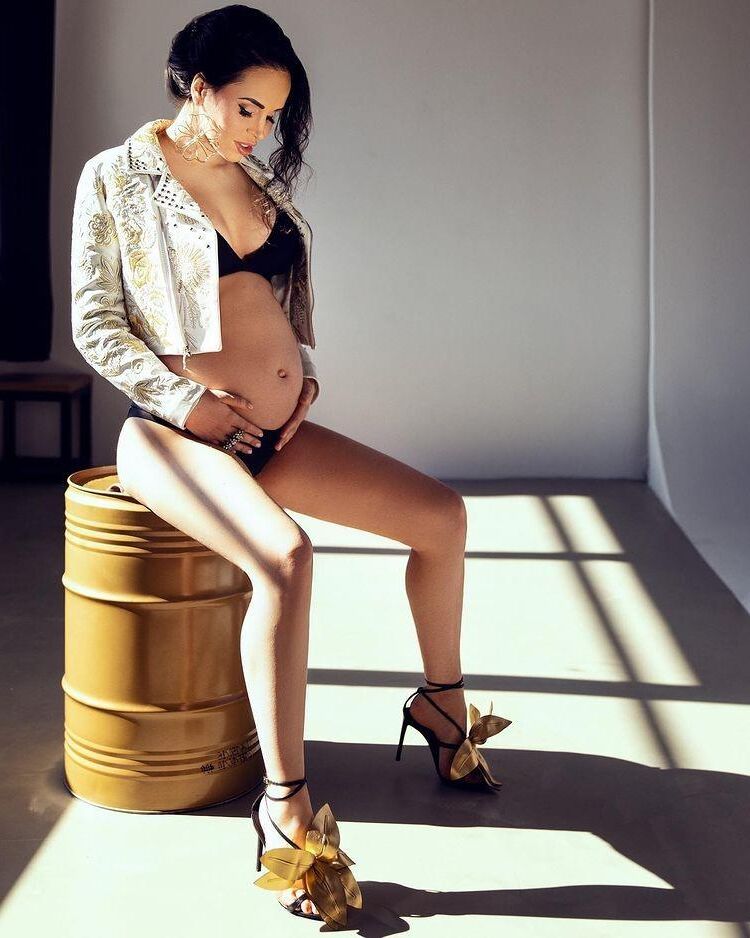 Pregnant and gorgeous Aleska (no-nude)