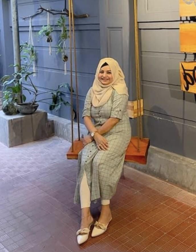 Schwangere Hijabi-Milf