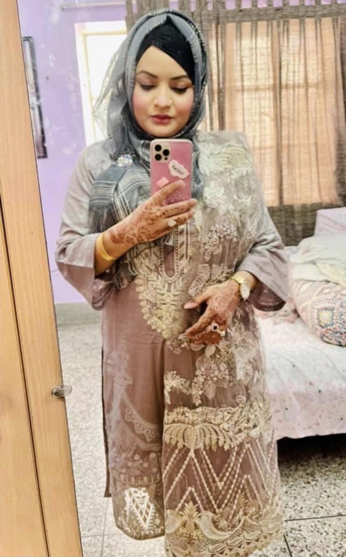 Pregnant hijabi milf