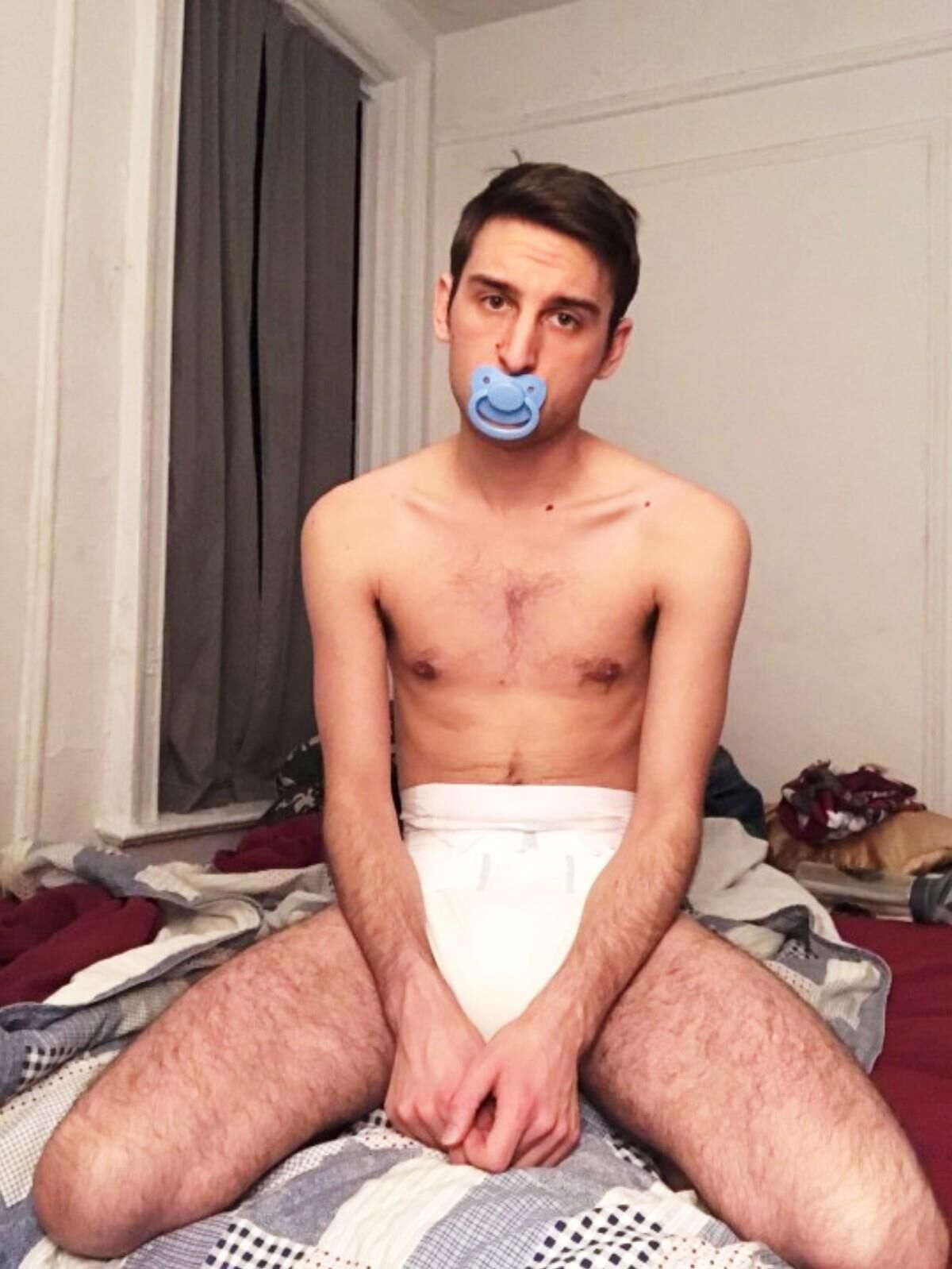 Exposed Faggot Noah (Diaperdayshaze)