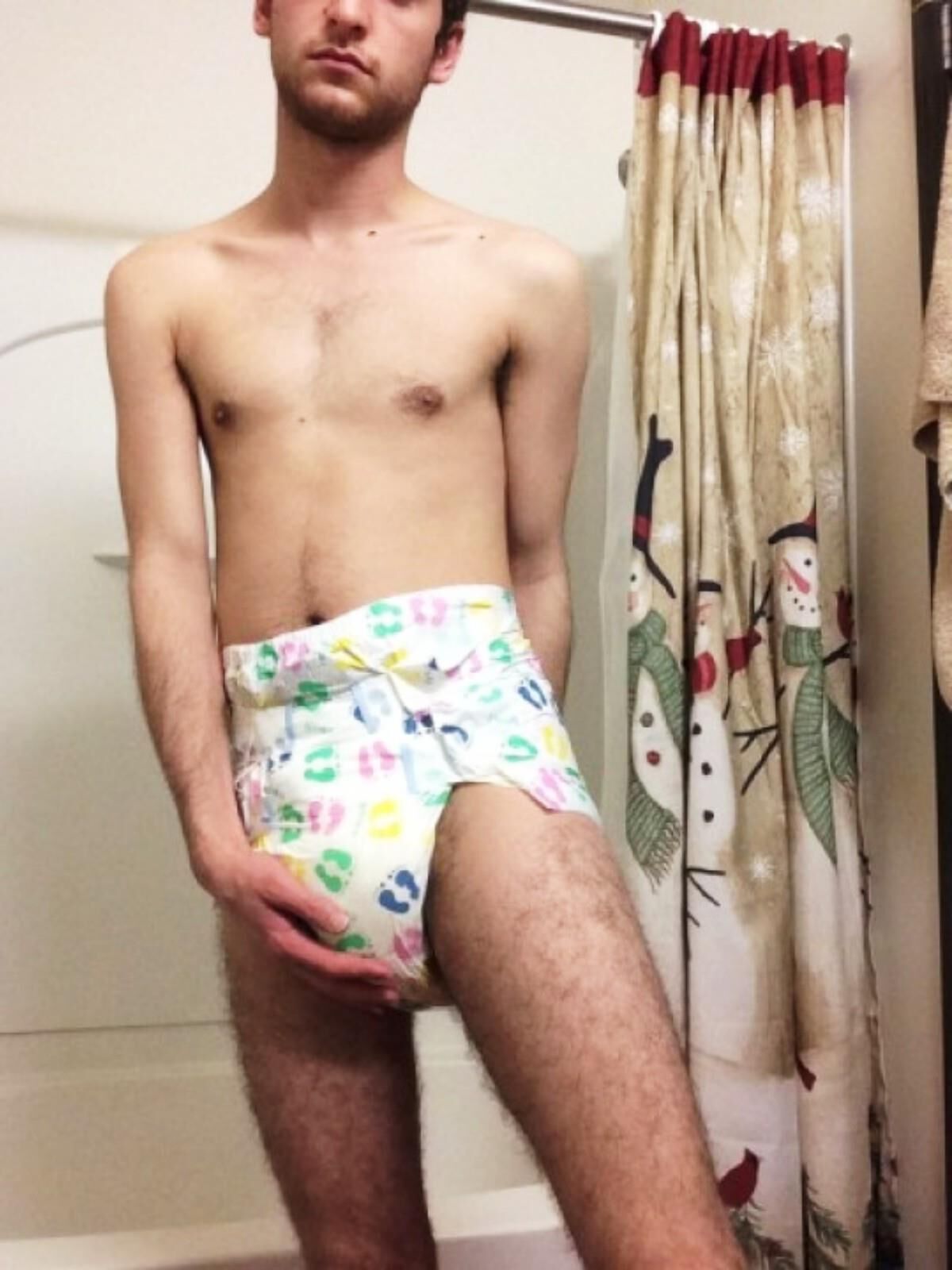 Exposed Faggot Noah (Diaperdayshaze)