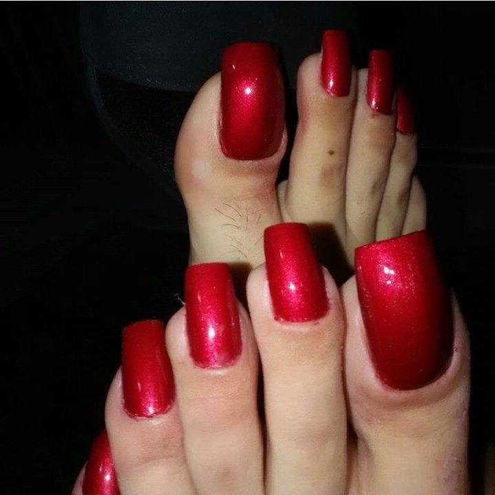 uñas de los pies muy largas