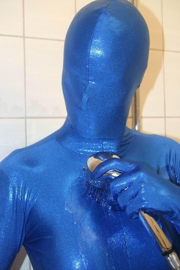 Zentai mojado y desordenado