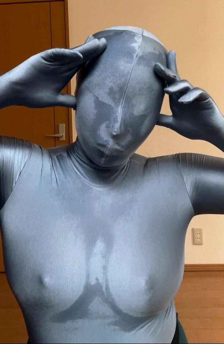 Zentai mojado y desordenado