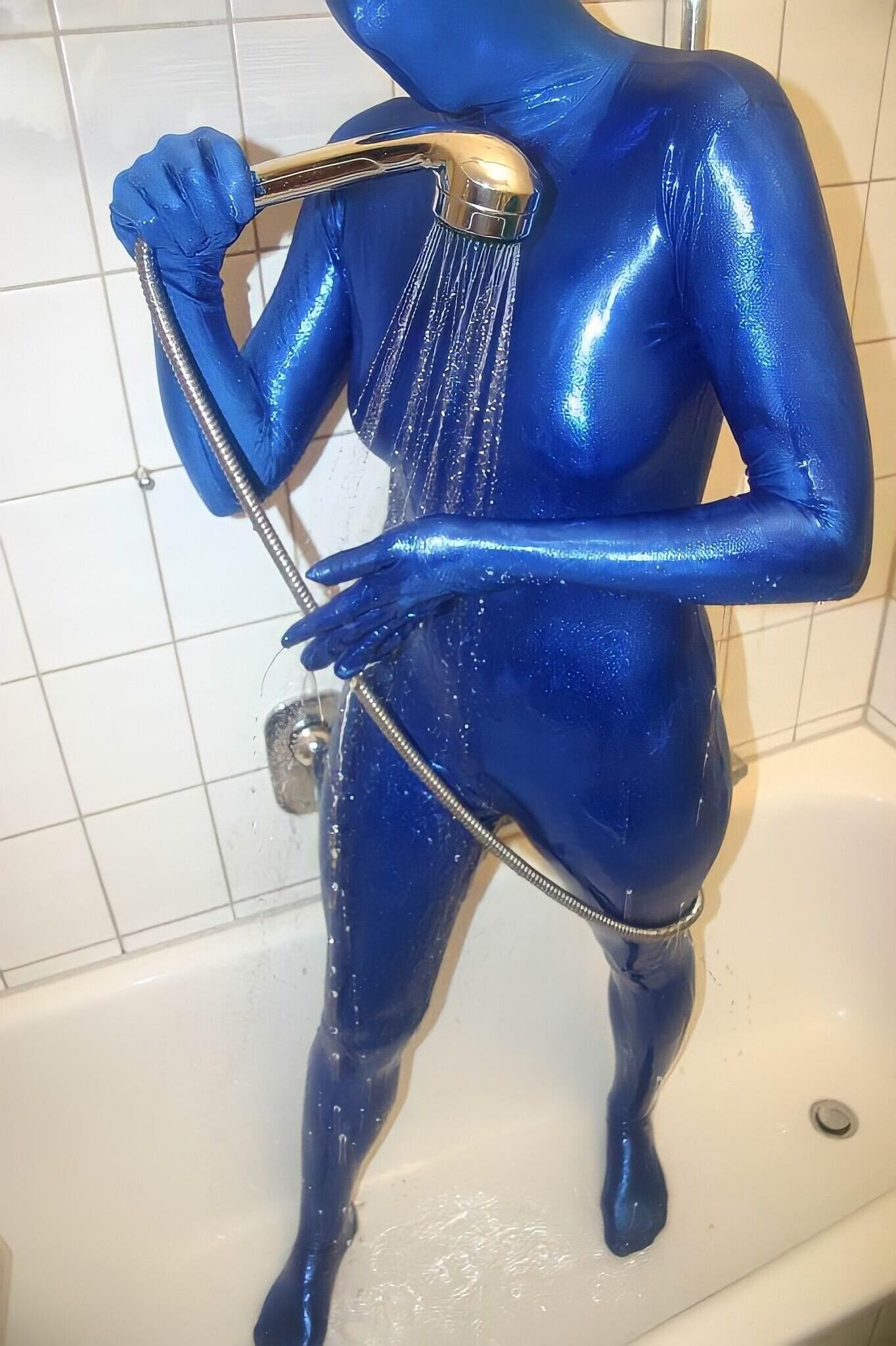 Zentai mojado y desordenado