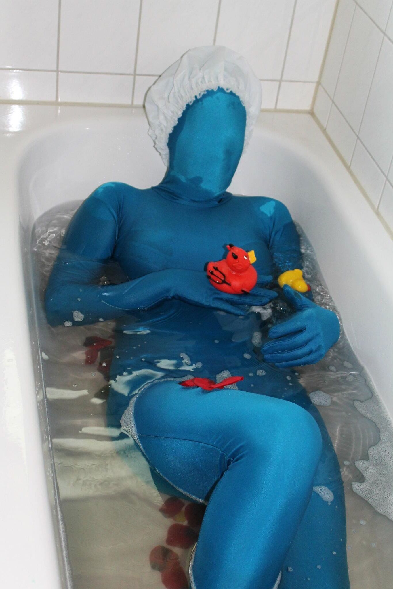 Zentai mojado y desordenado