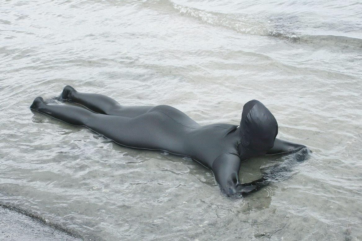 Zentai mojado y desordenado