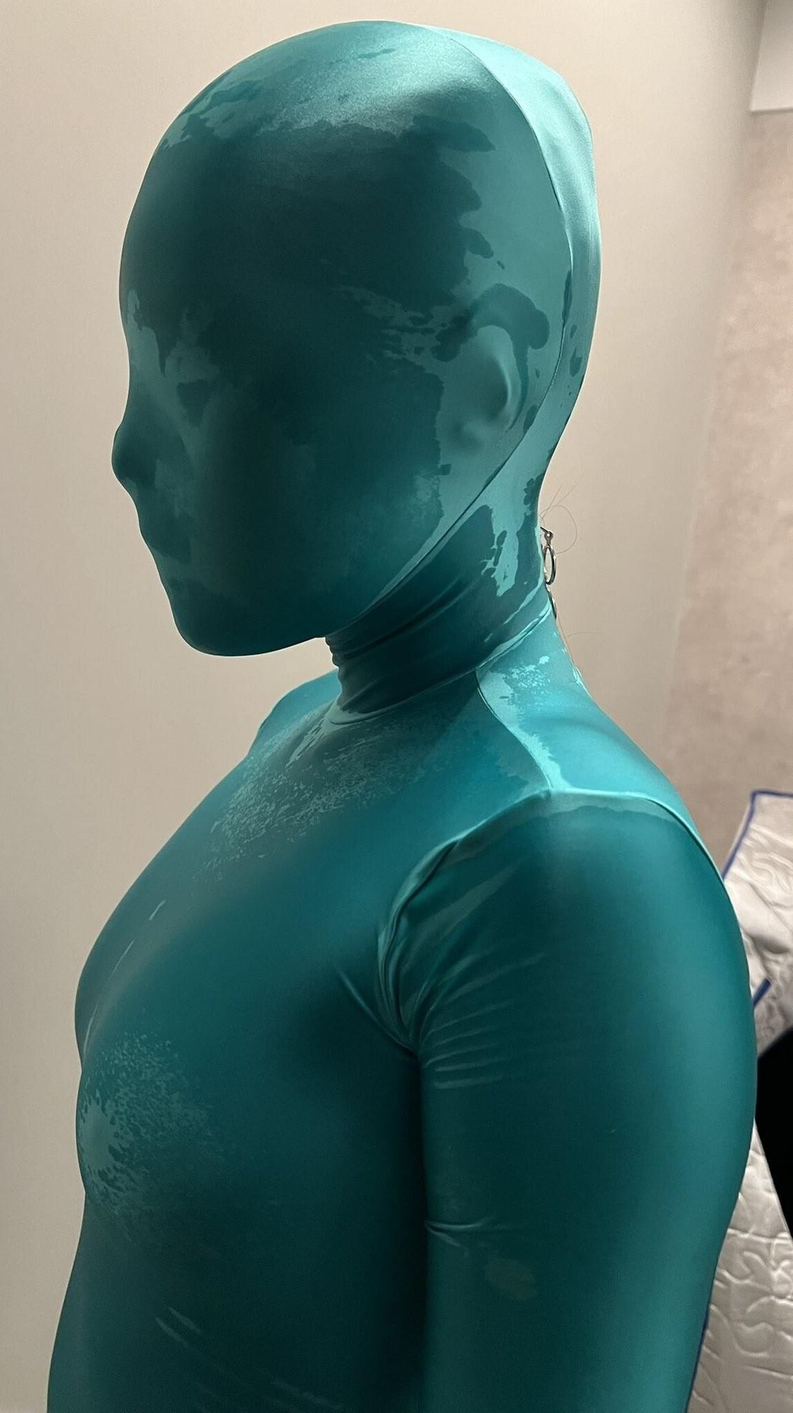 Zentai mojado y desordenado