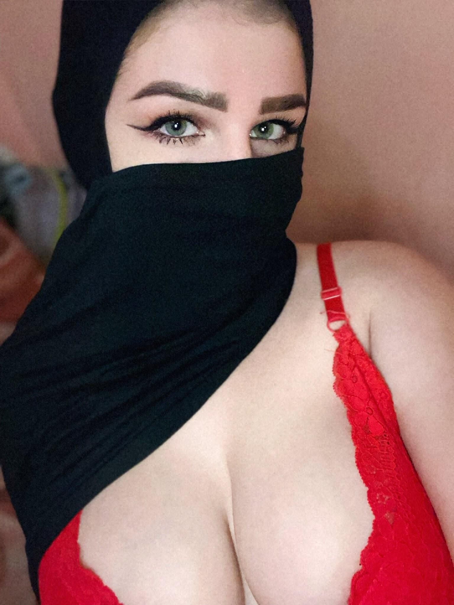 Arabischer Pornostar Farah 02