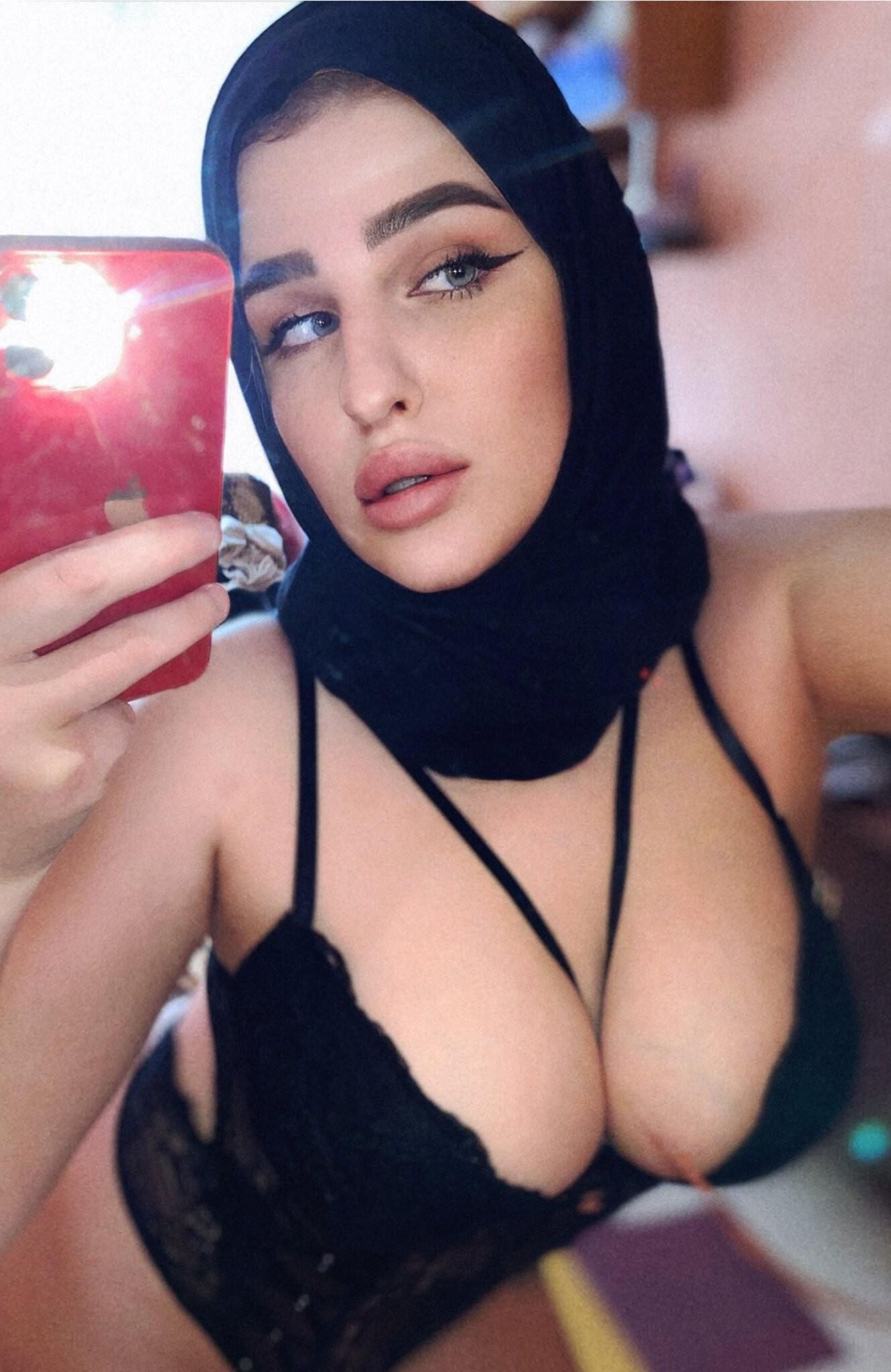 Arabischer Pornostar Farah 02