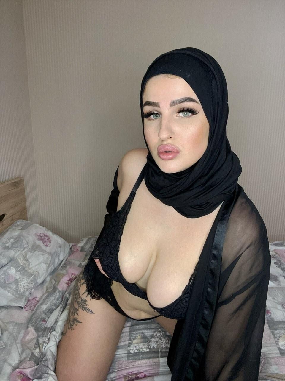 Arabischer Pornostar Farah 02