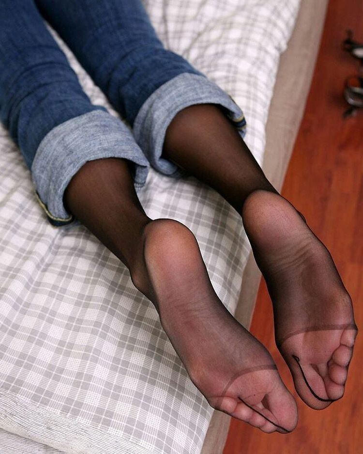 Nylon Feet 4