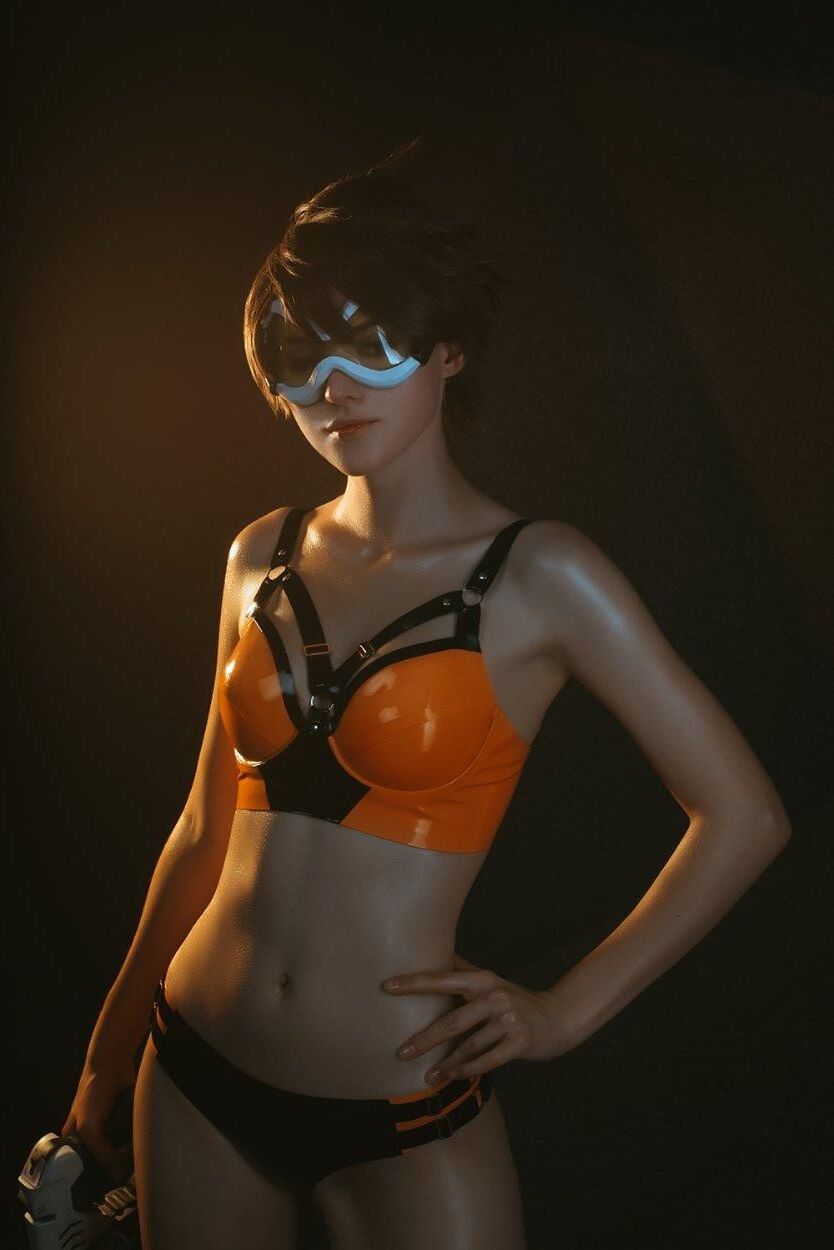 Shirogane (Sasha Holland)   Tracer