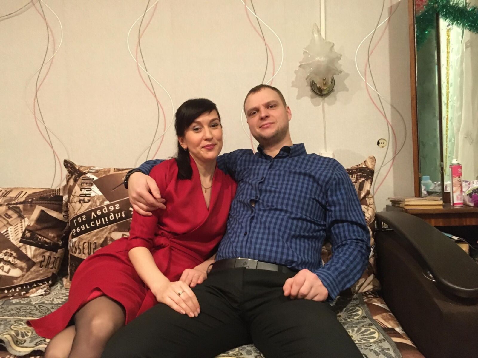 Vous vouliez un esclave d'un couple russe ? Lequel préférez-vous ?