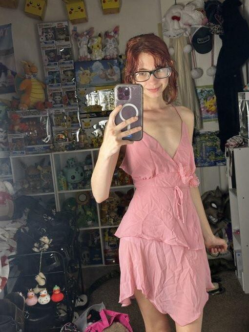 24 de outubro Nerds vestidos, mas sexy