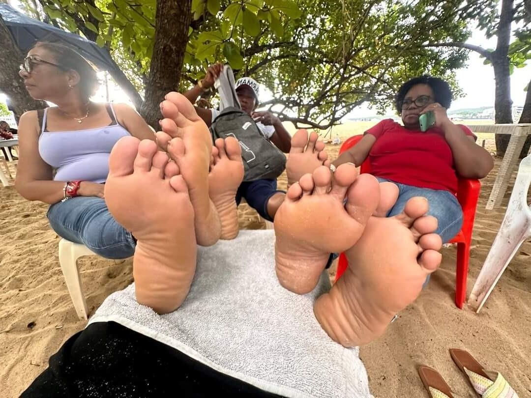 Feet (Soles, Dirty,Sniff) 