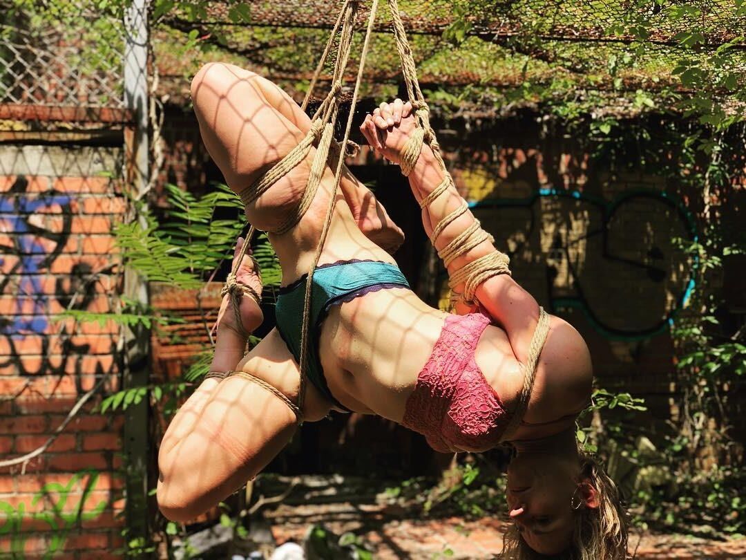 kinbaku emiliann