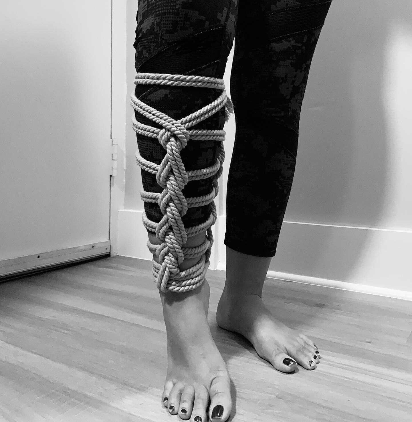 bondageins aux pieds