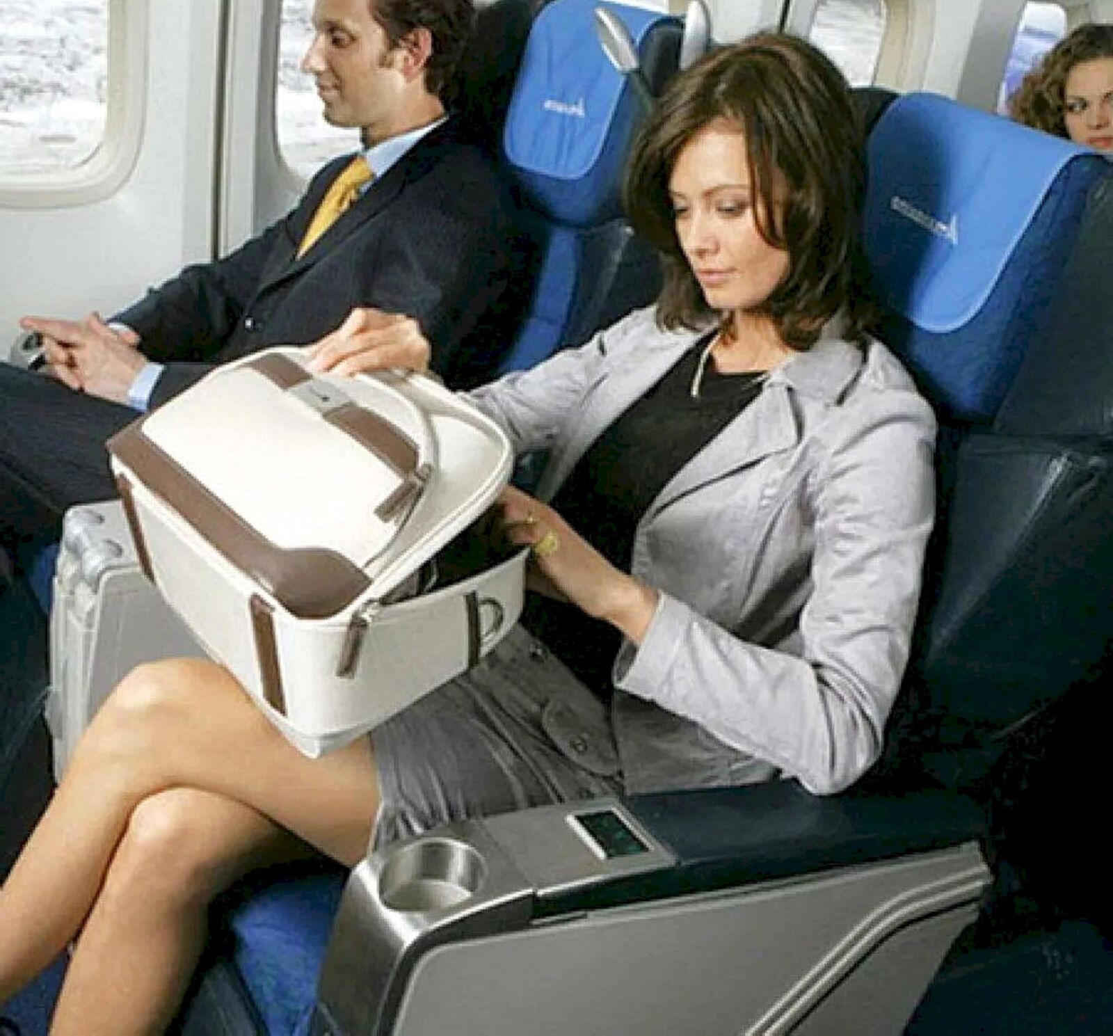 Les jambes dans l'avion !