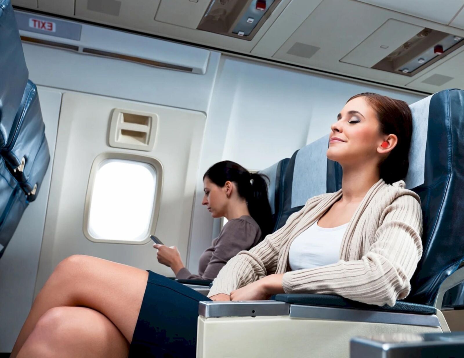 Les jambes dans l'avion !