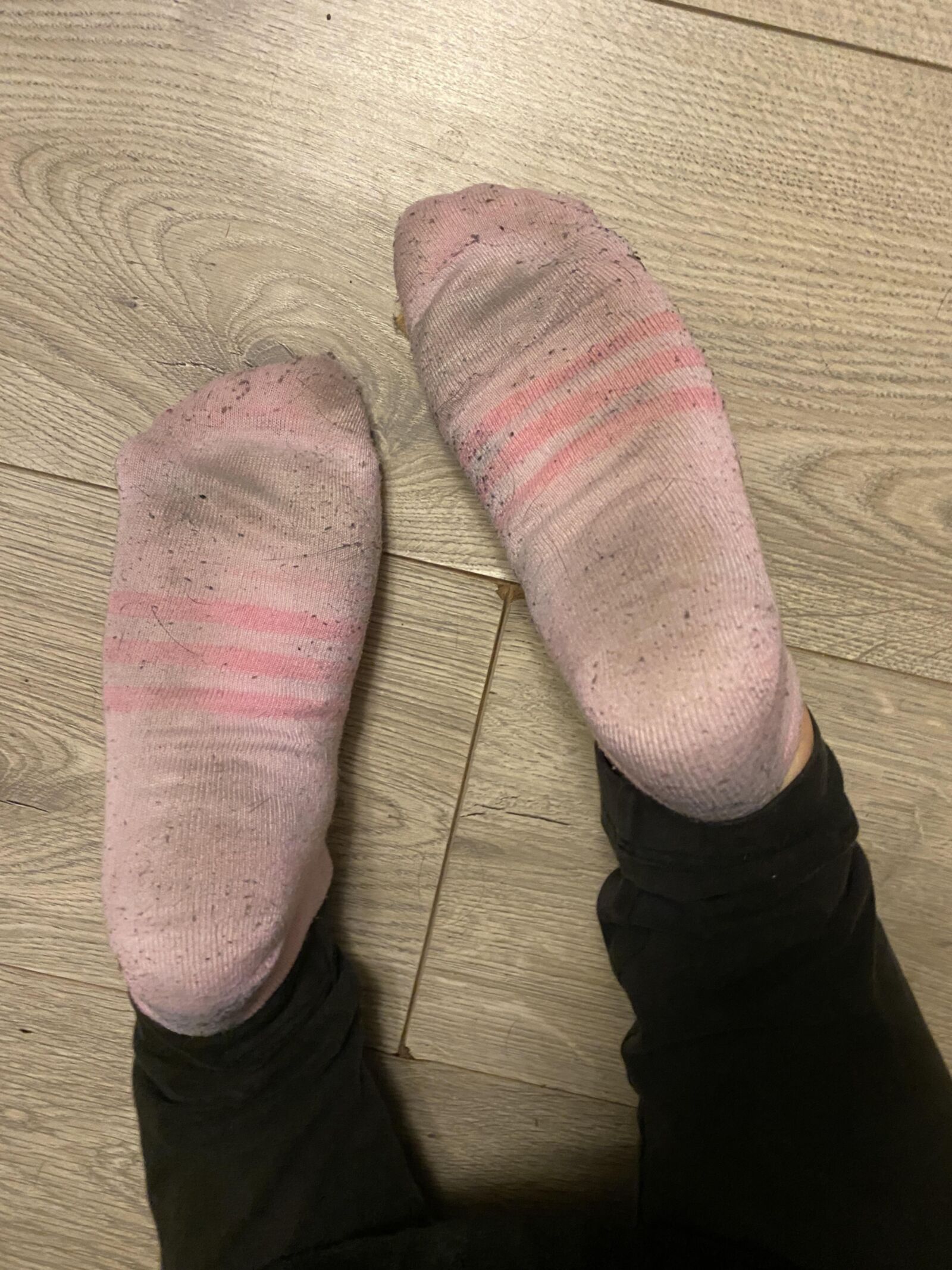 girls in pink socks 