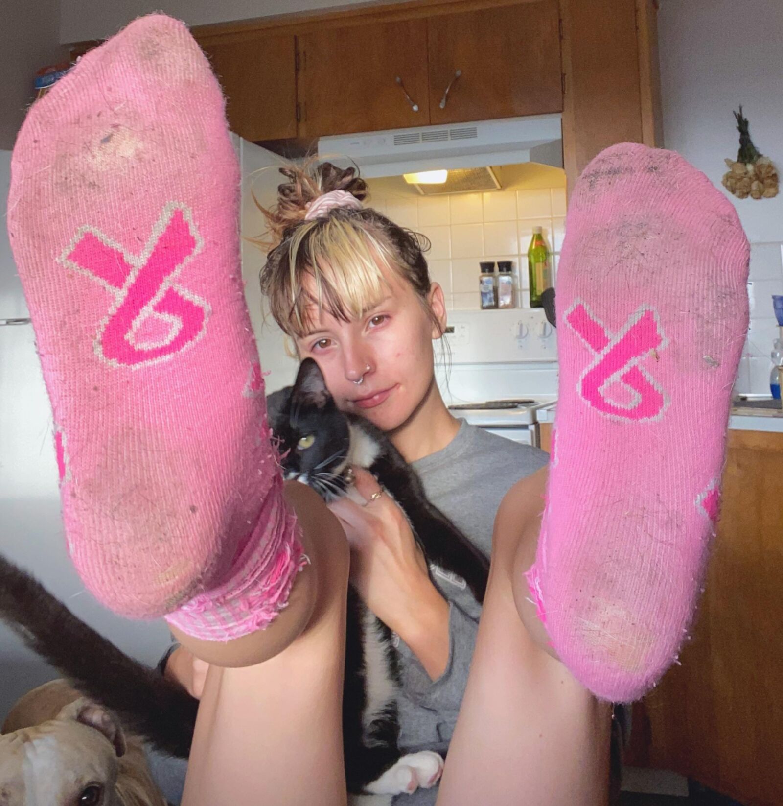 girls in pink socks 