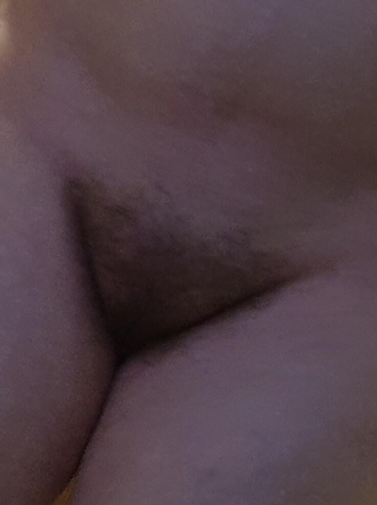 My wife pussy.Hairy or bare?Please vote.