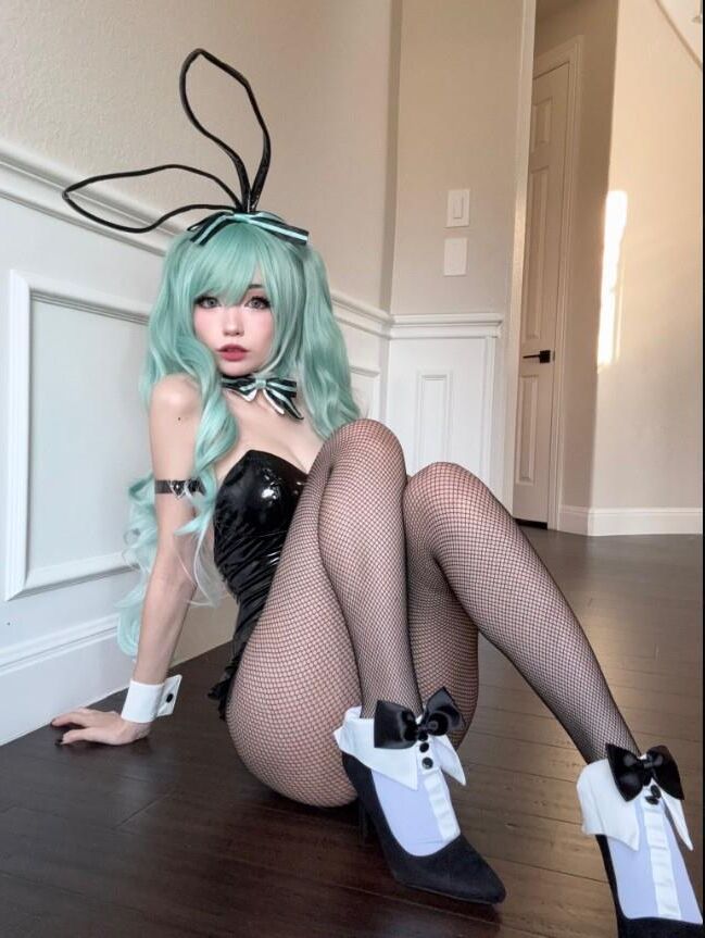 Pantyhosed Bunnies 