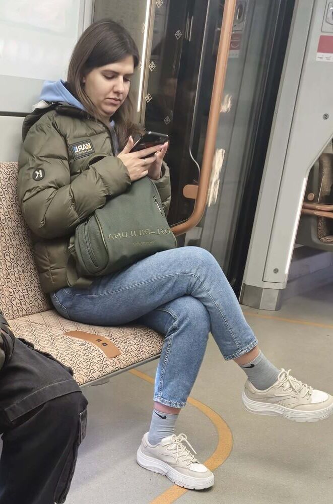 Das Mädchen in der U-Bahn, das mich fast zum Abspritzen gebracht hätte