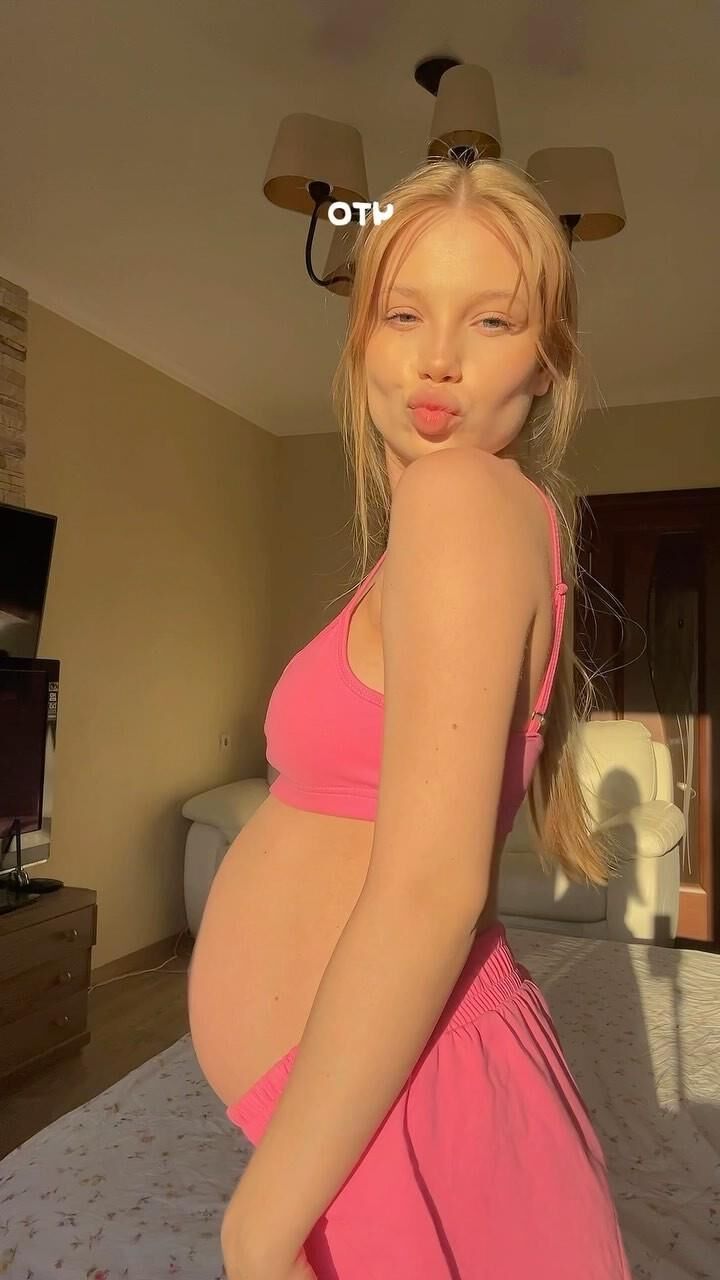 Pche Lincheva - pregnant Instagram hottie