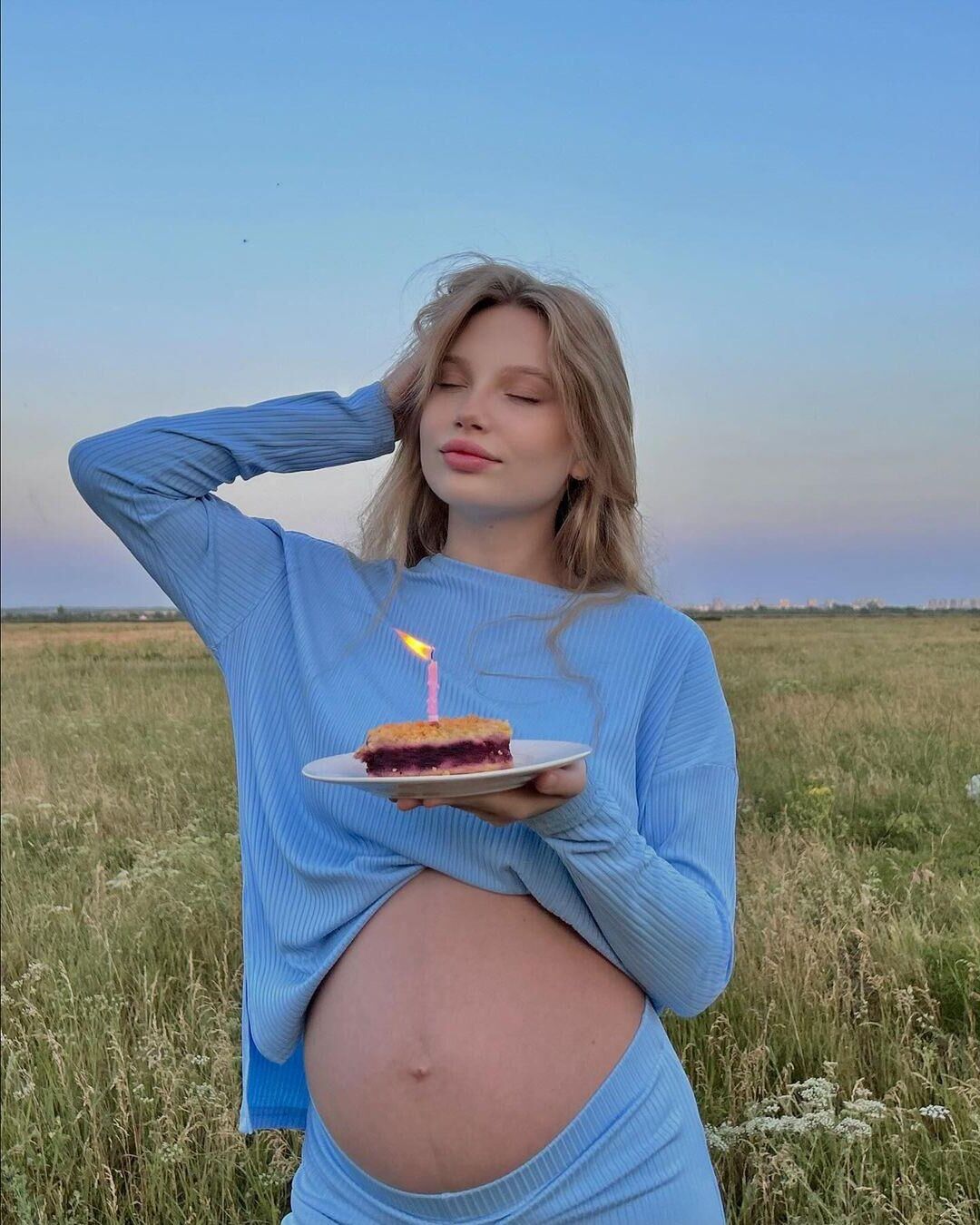 Pche Lincheva - pregnant Instagram hottie