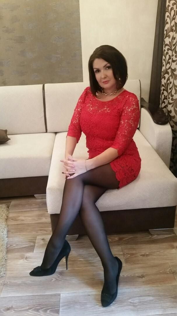 mature opaque pantyhose