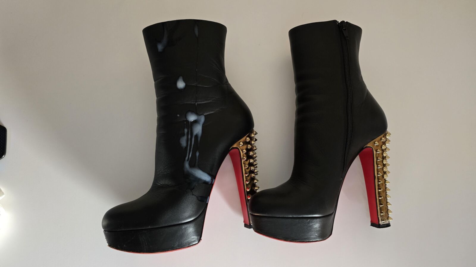 Cum em minhas amigas Botas Louboutin