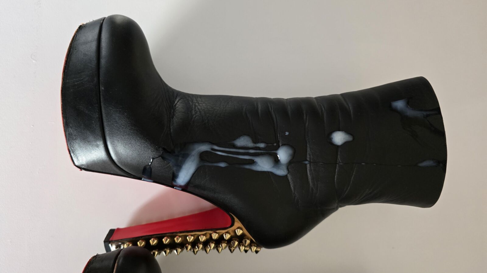 Cum em minhas amigas Botas Louboutin