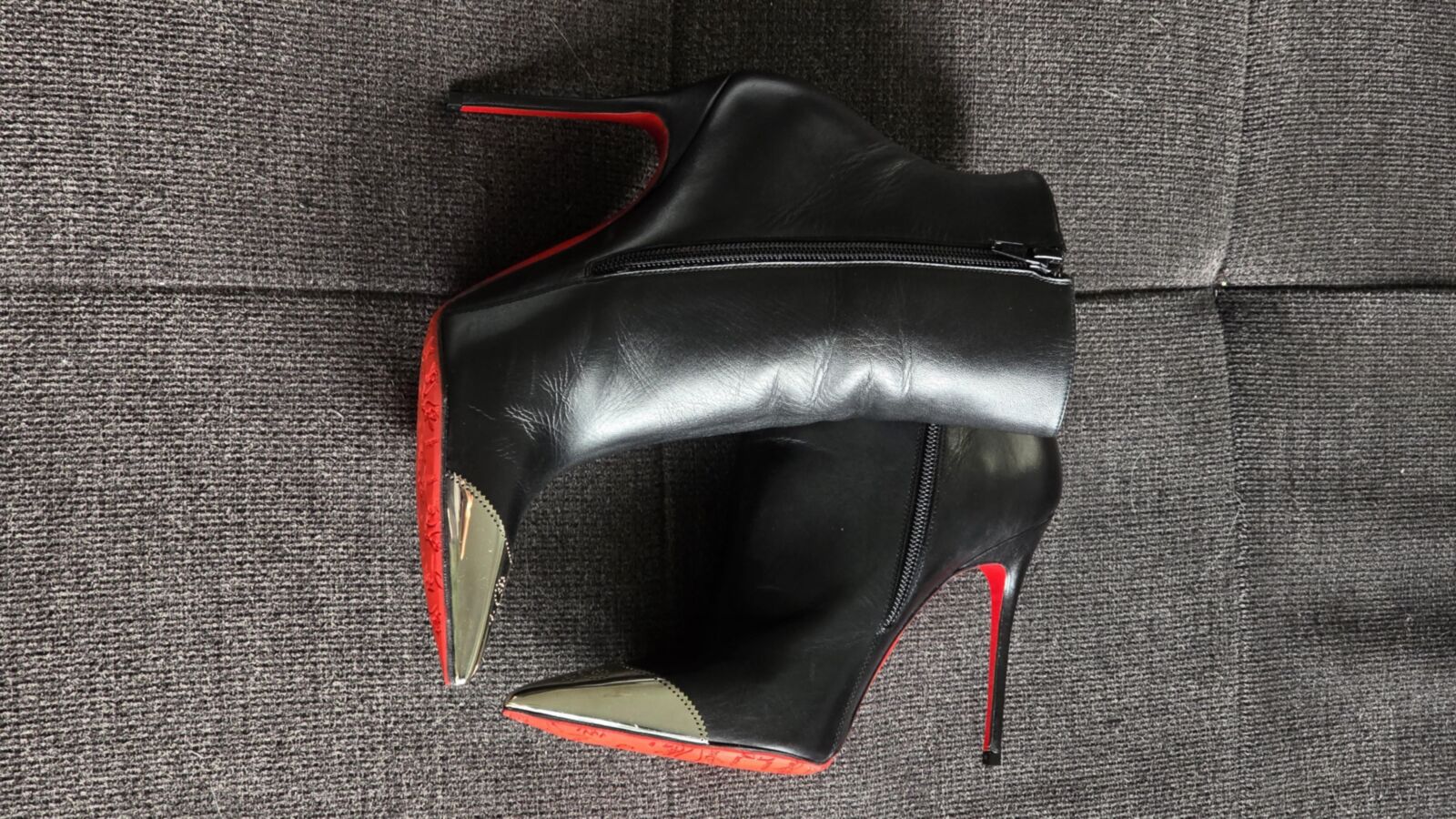 Cum em minhas amigas Botas Louboutin