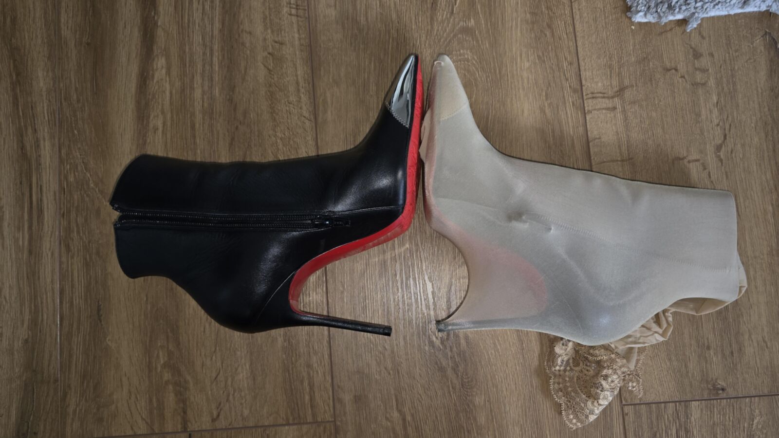 Сперма на ботильонах Louboutin моей подруги