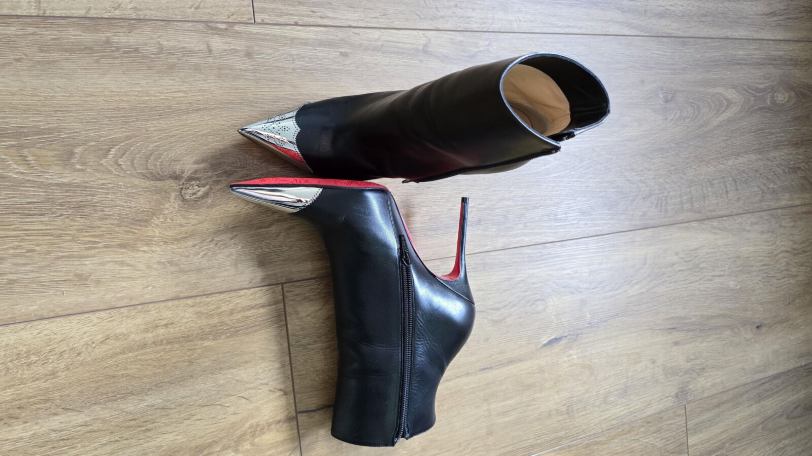 Cum em minhas amigas Botas Louboutin