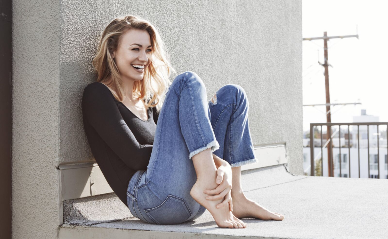 Los pies de Yvonne Strahovski hacen que me duelan las pelotas